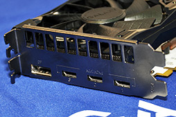画像ギャラリー No.004のサムネイル画像 / ［COMPUTEX］GALAXY，ベースクロック1200MHz超の「白いGTX 680」カードと，外付けのOC補助ツール「OC Panel」を公開
