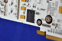 画像ギャラリー No.007のサムネイル画像 / ［COMPUTEX］GALAXY，ベースクロック1200MHz超の「白いGTX 680」カードと，外付けのOC補助ツール「OC Panel」を公開