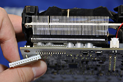 画像ギャラリー No.008のサムネイル画像 / ［COMPUTEX］GALAXY，ベースクロック1200MHz超の「白いGTX 680」カードと，外付けのOC補助ツール「OC Panel」を公開