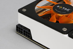画像ギャラリー No.007のサムネイル画像 / 全長173mmのZOTAC製GTX 670カードを動かしてみる。「リファレンスより約70mm短い」インパクトはどれほどか