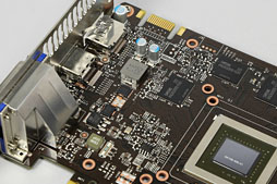 画像ギャラリー No.012のサムネイル画像 / 「GeForce GTX 660」のSLI動作報告。GTX 580のSLIと互角の性能を,200W以上低い消費電力で実現