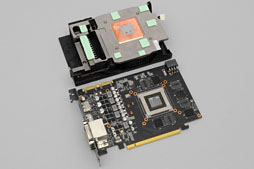 画像ギャラリー No.011のサムネイル画像 / 全長170mm。“Mini-ITXサイズ”のASUS製GTX 670カードを試す