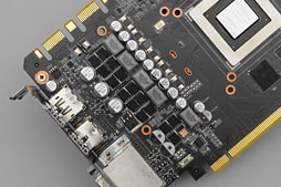 画像ギャラリー No.013のサムネイル画像 / 全長170mm。“Mini-ITXサイズ”のASUS製GTX 670カードを試す