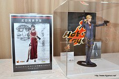 画像ギャラリー No.005のサムネイル画像 / レベッカのスペシャルコスチュームは白いメイド服? 「バイオハザード ザ・マーセナリーズ 3D」発売記念イベントで,“サムライエッジ”やファントムのアパレル商品復刻も発表
