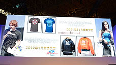 画像ギャラリー No.012のサムネイル画像 / ［TGS 2011］「バイオハザード15周年記念ステージ」にジル・バレンタイン姿の紗綾さんが登場。さらに鈴木史朗さんが「ザ・マーセナリーズ」のスコアアタックに挑戦