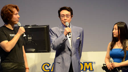 画像ギャラリー No.014のサムネイル画像 / ［TGS 2011］「バイオハザード15周年記念ステージ」にジル・バレンタイン姿の紗綾さんが登場。さらに鈴木史朗さんが「ザ・マーセナリーズ」のスコアアタックに挑戦