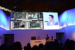 画像ギャラリー No.015のサムネイル画像 / ［TGS 2011］「バイオハザード15周年記念ステージ」にジル・バレンタイン姿の紗綾さんが登場。さらに鈴木史朗さんが「ザ・マーセナリーズ」のスコアアタックに挑戦