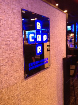 画像ギャラリー No.003のサムネイル画像 / 「CAPCOM BAR」，店内風景が公開に。営業時間を確認して訪れてみよう