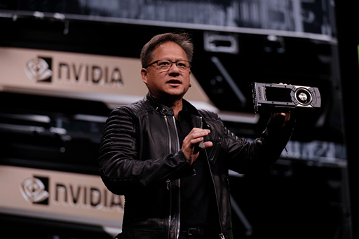 画像ギャラリー No.002のサムネイル画像 / ［GTC 2018］NVIDIA，8万1920基のCUDA Coreを統合した“世界最大のGPU”「DGX-2」発表。新開発の「NVSwitch」で16基のTeslaを相互接続