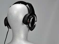 画像ギャラリー No.028のサムネイル画像 / ソニー初のゲーマー向けヘッドセットシステム「DR-GA500」レビュー。総合メーカーの本気は何を生んだか?