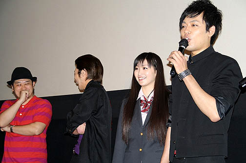 画像ギャラリー No.007のサムネイル画像 / 「喧嘩番長」乱入? アイドリング!!!の遠藤 舞さんと横山ルリカさんも登壇した映画「喧嘩番長 劇場版〜一年戦争」「コネコノキモチ」初日舞台挨拶レポート