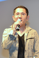 画像ギャラリー No.005のサムネイル画像 / ［TGS 2011］成歩堂龍一が解けないナゾをレイトン教授が解く？　「LEVEL5 WORLD 2011」でのプレイアブル出展も発表された，「レイトン教授VS逆転裁判」ステージレポートを掲載