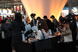画像ギャラリー No.003のサムネイル画像 / ［TGS 2012］「レイトン教授VS逆転裁判」がプレイアブル出展！　二大シリーズの融合度合いを確認すべく，さっそく試遊した