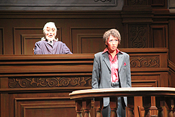 画像ギャラリー No.015のサムネイル画像 / 「逆転裁判」×宝塚歌劇の第3弾は，あの天才検事をフィーチャー。歌劇「逆転裁判3 検事マイルズ・エッジワース」のゲネプロを観覧してきた