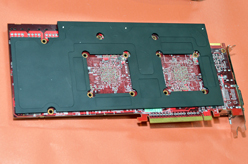 画像ギャラリー No.004のサムネイル画像 / ［COMPUTEX］PowerColor，デュアルHD 6970カードを公開。「GTX 580より速くて安い」デュアルHD 6870カードも