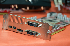 画像ギャラリー No.009のサムネイル画像 / ［COMPUTEX］PowerColor，デュアルHD 6970カードを公開。「GTX 580より速くて安い」デュアルHD 6870カードも