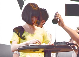 画像ギャラリー No.004のサムネイル画像 / ［TGS 2012］小南泰葉さんのライブに加え，楽曲パック解禁などのサプライズもあった「jubeat plus Premium Stage in 東京ゲームショウ2012」レポート