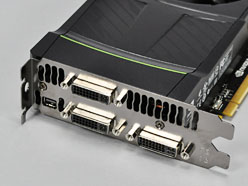 画像ギャラリー No.004のサムネイル画像 / 「GeForce GTX 590」レビュー。1枚にフルスペックFermiを2基搭載して,世界最速シングルカードは誕生したか