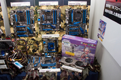 画像ギャラリー No.004のサムネイル画像 / 「2011 AKIBA PC-DIY EXPO 夏の陣」が開催。「Rewrite」仕様の“痛PC”を撮影してきた