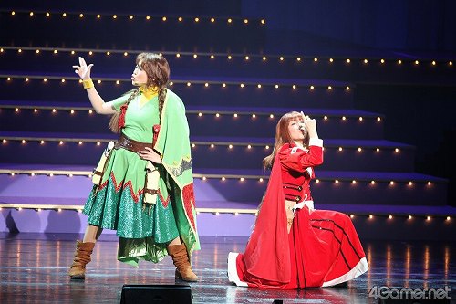 画像ギャラリー No.009のサムネイル画像 / 巴里花組と紐育星組のメンバーシャッフルも？　ライブイベント「サクラ大戦 巴里花組＆紐育星組ライブ2010 〜可憐な花々 煌めく星々〜」ゲネプロの模様をレポート　※写真追加