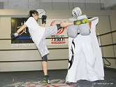 画像ギャラリー No.005のサムネイル画像 / リアルのプロレスにデビューする「ブラック★ロックシューター」公開練習レポート。“中の人”は中野腐女シスターズの浦えりかさんだった