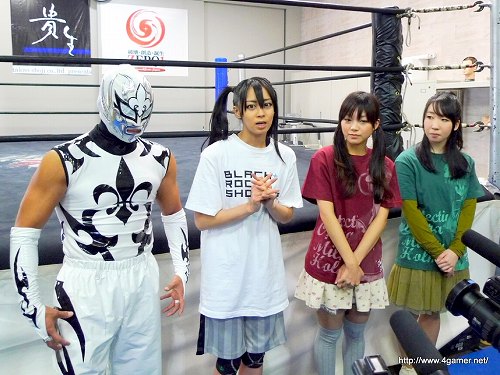 画像ギャラリー No.010のサムネイル画像 / リアルのプロレスにデビューする「ブラック★ロックシューター」公開練習レポート。“中の人”は中野腐女シスターズの浦えりかさんだった