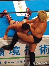 画像ギャラリー No.129のサムネイル画像 / 長島☆自演乙☆雄一郎選手がプロレスデビュー戦で勝利！　ブラック★ロックシューターが戦ったり，ミルキィホームズが歌ったり泣いたり……と事件続発の「ブシロードレスリング」レポート