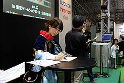画像ギャラリー No.021のサムネイル画像 / ［TGS 2011］“はるきゃん”こと石田晴香さんが魔法使い姿を披露。「シュヴァサガ えくすぷれす」の公開収録をレポート
