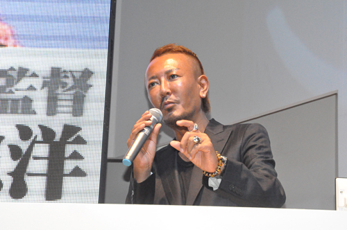 画像ギャラリー No.015のサムネイル画像 / ［TGS 2011］「バイナリードメイン」にも「龍が如く」のような熱いドラマを。名越氏のプレゼンや佐藤Dのデモプレイが行われたセガブースのステージイベントをレポート