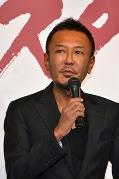画像ギャラリー No.002のサムネイル画像 / 武井 咲さんや斎藤 工さんら15名もの豪華ゲストが一堂に会し，「バイナリー ドメイン」と「クロヒョウ2」のトークを行った「龍が如くスタジオ」記者発表会をレポート