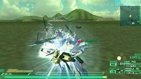 画像ギャラリー No.009のサムネイル画像 / 「マクロストライアングルフロンティア」，シリーズで好評の戦闘システムに新アクションが登場。各時代を連続でプレイするサバイバルモードも追加
