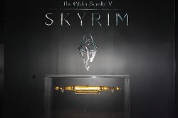 画像ギャラリー No.002のサムネイル画像 / [E3 2011］「The Elder Scrolls V：Skyrim」のライブデモがE3で公開。マンモスがのし歩くWhiterunの荒野でドラゴンと死闘