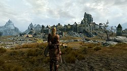 画像ギャラリー No.009のサムネイル画像 / [E3 2011］「The Elder Scrolls V：Skyrim」のライブデモがE3で公開。マンモスがのし歩くWhiterunの荒野でドラゴンと死闘