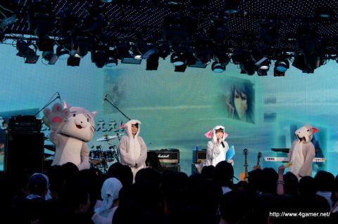画像ギャラリー No.004のサムネイル画像 / “ファルコムjdkバンド2011 サマーライブ in ニコファーレ”レポート:jdkバンドおよび柿原徹也さん&水橋かおりさんへのインタビューも掲載