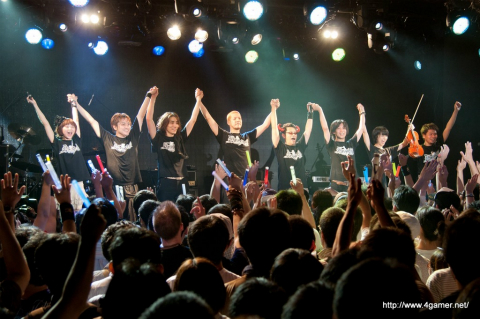 画像ギャラリー No.027のサムネイル画像 / “ファルコムjdkバンド2011 サマーライブ in ニコファーレ”レポート：jdkバンドおよび柿原徹也さん＆水橋かおりさんへのインタビューも掲載