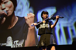 画像ギャラリー No.005のサムネイル画像 / ［TGS 2011］「英雄伝説 碧の軌跡」の発売を記念する「ファルコムjdkバンドスペシャルライブ in TGS2011」開催。大盛り上がりのステージをレポート