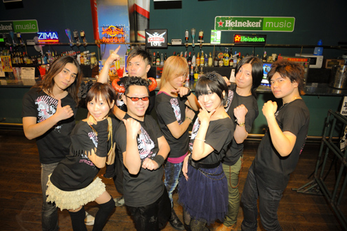 画像ギャラリー No.005のサムネイル画像 / 今年最後の公演となった「Falcom jdk BAND 2011 X'mas Live in YOKOHAMA BAY HALL」ライブレポート