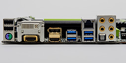 画像ギャラリー No.028のサムネイル画像 / 「G1.Sniper 5」「G1.Sniper M5」フォトレポート。Haswellに対応したGIGABYTE製ゲーマー向けマザーの特徴を俯瞰してみる