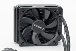 画像ギャラリー No.009のサムネイル画像 / GIGABYTEの簡易液冷クーラー搭載GTX 980 Ti「GV-N98TXTREME W-6GD」レビュー。大がかりな冷却機構搭載の意味を探る