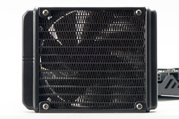 画像ギャラリー No.010のサムネイル画像 / GIGABYTEの簡易液冷クーラー搭載GTX 980 Ti「GV-N98TXTREME W-6GD」レビュー。大がかりな冷却機構搭載の意味を探る