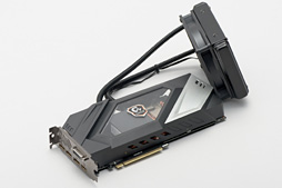 画像ギャラリー No.011のサムネイル画像 / GIGABYTEの簡易液冷クーラー搭載GTX 980 Ti「GV-N98TXTREME W-6GD」レビュー。大がかりな冷却機構搭載の意味を探る
