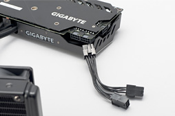 画像ギャラリー No.014のサムネイル画像 / GIGABYTEの簡易液冷クーラー搭載GTX 980 Ti「GV-N98TXTREME W-6GD」レビュー。大がかりな冷却機構搭載の意味を探る