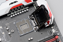 画像ギャラリー No.003のサムネイル画像 / GIGABYTEのゲーマー向けマザーボード「GA-Z170X-Gaming 7」をチェック。多機能でも高価すぎないバランスは要注目だ