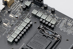 画像ギャラリー No.007のサムネイル画像 / GIGABYTEのゲーマー向けマザーボード「GA-Z170X-Gaming 7」をチェック。多機能でも高価すぎないバランスは要注目だ