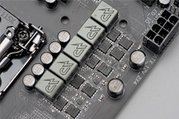 画像ギャラリー No.008のサムネイル画像 / GIGABYTEのゲーマー向けマザーボード「GA-Z170X-Gaming 7」をチェック。多機能でも高価すぎないバランスは要注目だ