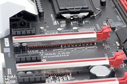 画像ギャラリー No.010のサムネイル画像 / GIGABYTEのゲーマー向けマザーボード「GA-Z170X-Gaming 7」をチェック。多機能でも高価すぎないバランスは要注目だ