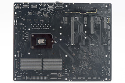 画像ギャラリー No.027のサムネイル画像 / GIGABYTEのゲーマー向けマザーボード「GA-Z170X-Gaming 7」をチェック。多機能でも高価すぎないバランスは要注目だ