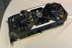 画像ギャラリー No.003のサムネイル画像 / ［COMPUTEX］GIGABYTE独自のGTX 1080カード，注目は搭載クーラーの「重なった3連ファン」