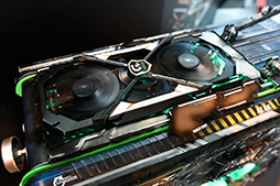 画像ギャラリー No.007のサムネイル画像 / ［COMPUTEX］GIGABYTE独自のGTX 1080カード，注目は搭載クーラーの「重なった3連ファン」