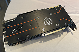 画像ギャラリー No.015のサムネイル画像 / ［COMPUTEX］GIGABYTE独自のGTX 1080カード，注目は搭載クーラーの「重なった3連ファン」